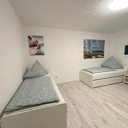 Apartmán 200qm - 9 - Parkplatz - 3 Baeder - Mallibase Garbsen