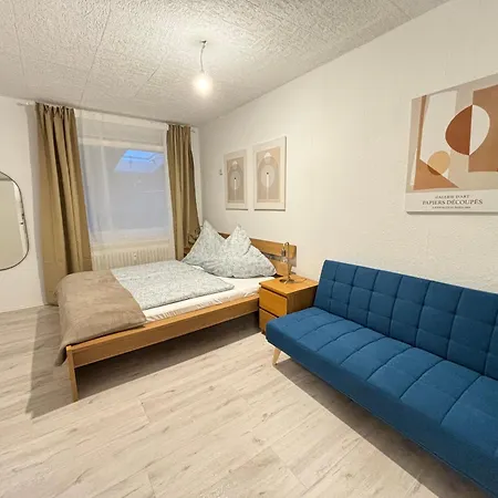 200qm - 9 - Parkplatz - 3 Baeder - Mallibase Apartmán Garbsen